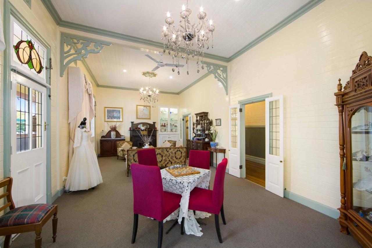 هات هيد The Old Bank Gladstone Licensed Restaurant & Boutique Accommodation المظهر الخارجي الصورة
