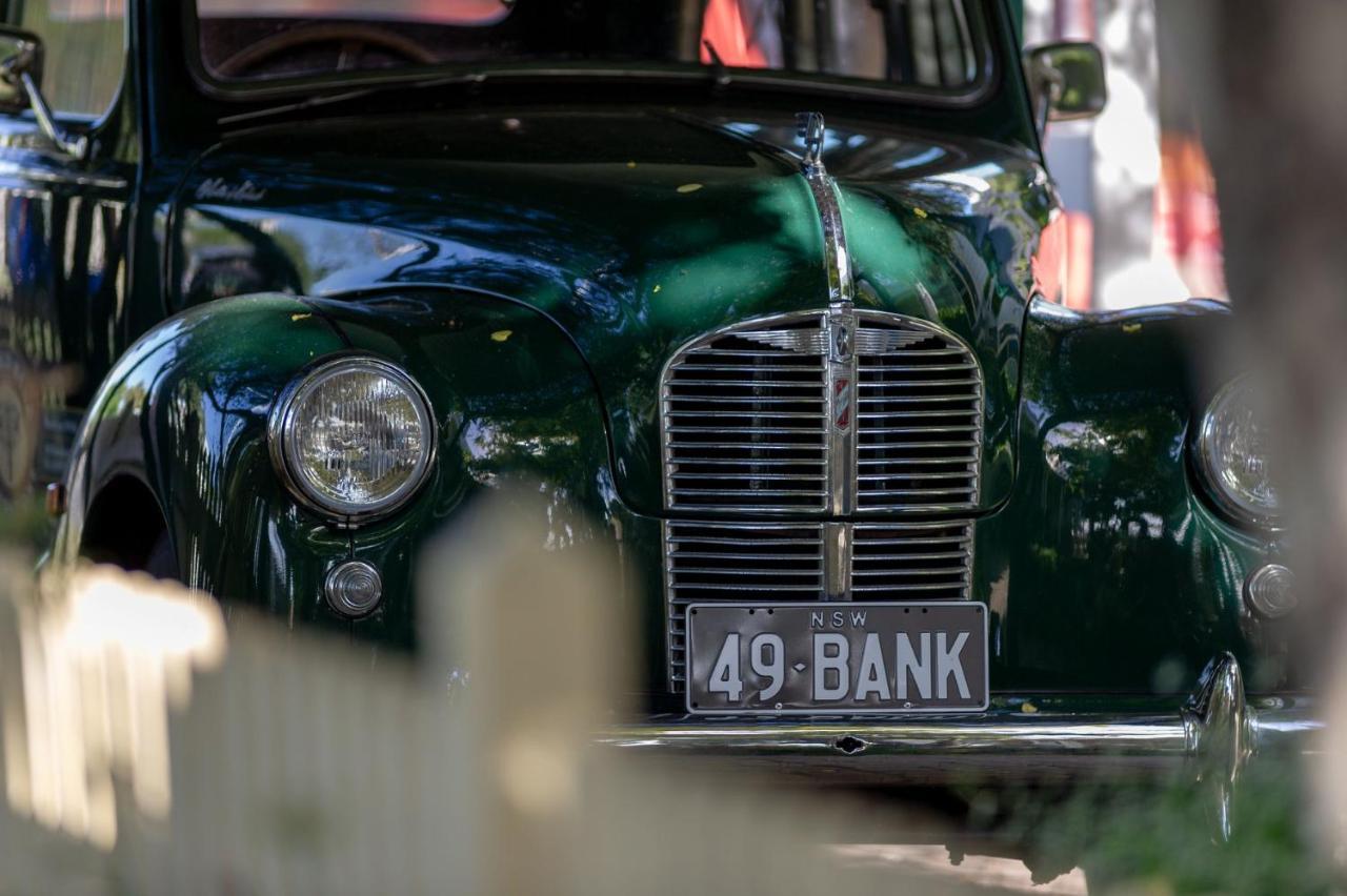 هات هيد The Old Bank Gladstone Licensed Restaurant & Boutique Accommodation المظهر الخارجي الصورة